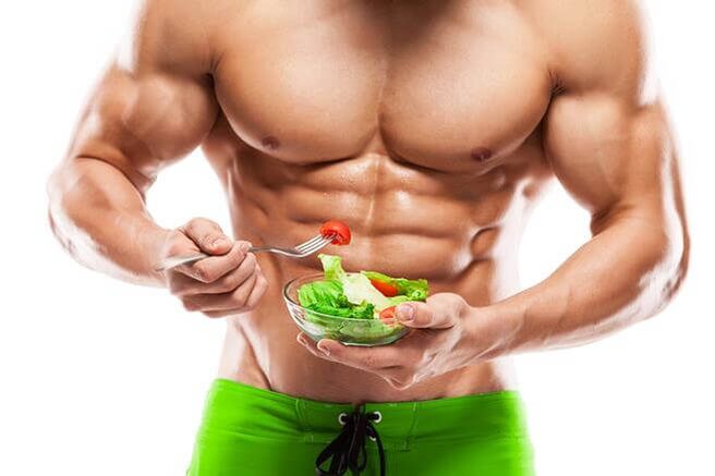 Culturistii pierd în greutate în timp ce își mențin masa musculară cu o dietă săracă în carbohidrați